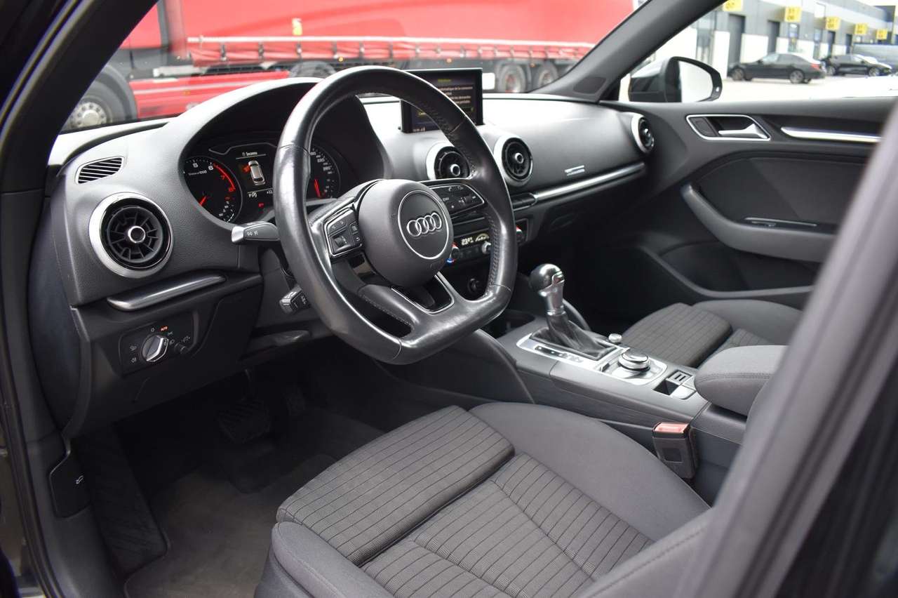 Audi A3  Sportback 35 TFSI S tronic*S-Line*