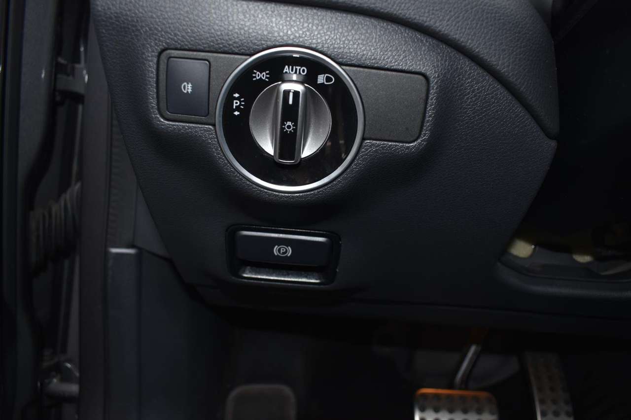 Mercedes-Benz GLA 180  Business Solution AMG (EU6.2)
