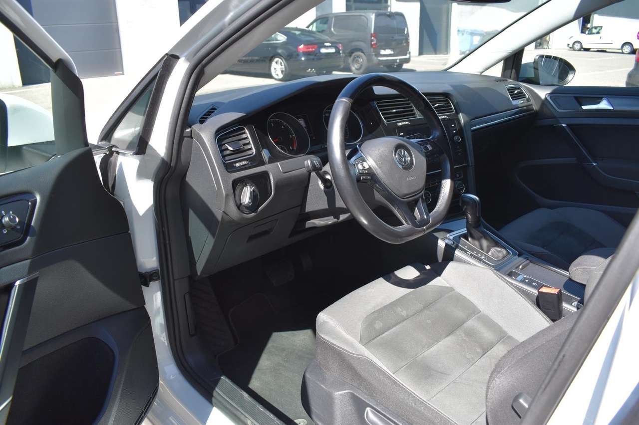 Volkswagen Golf  2.0 SCR TDi Life DSG