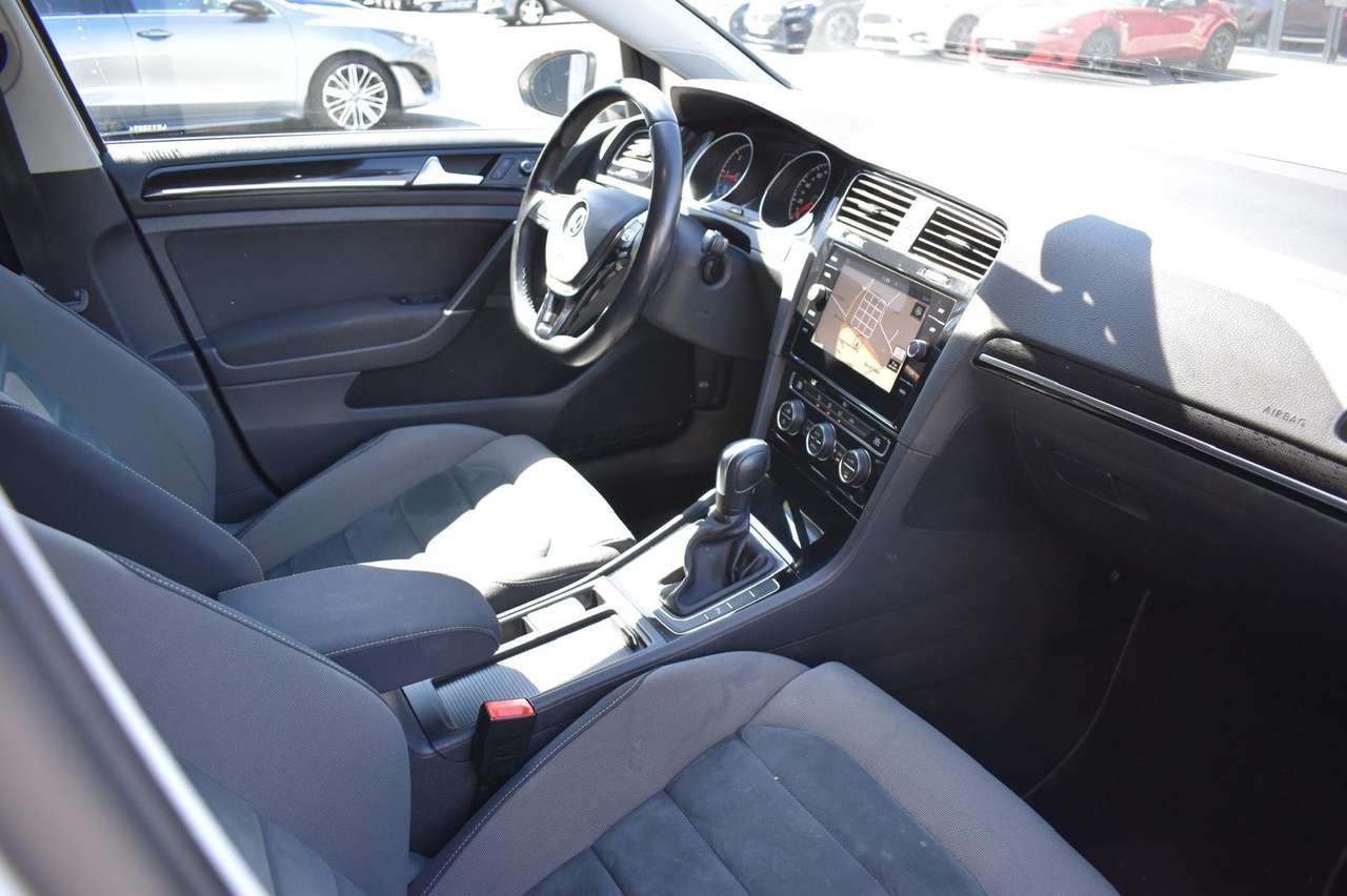Volkswagen Golf  2.0 SCR TDi Life DSG