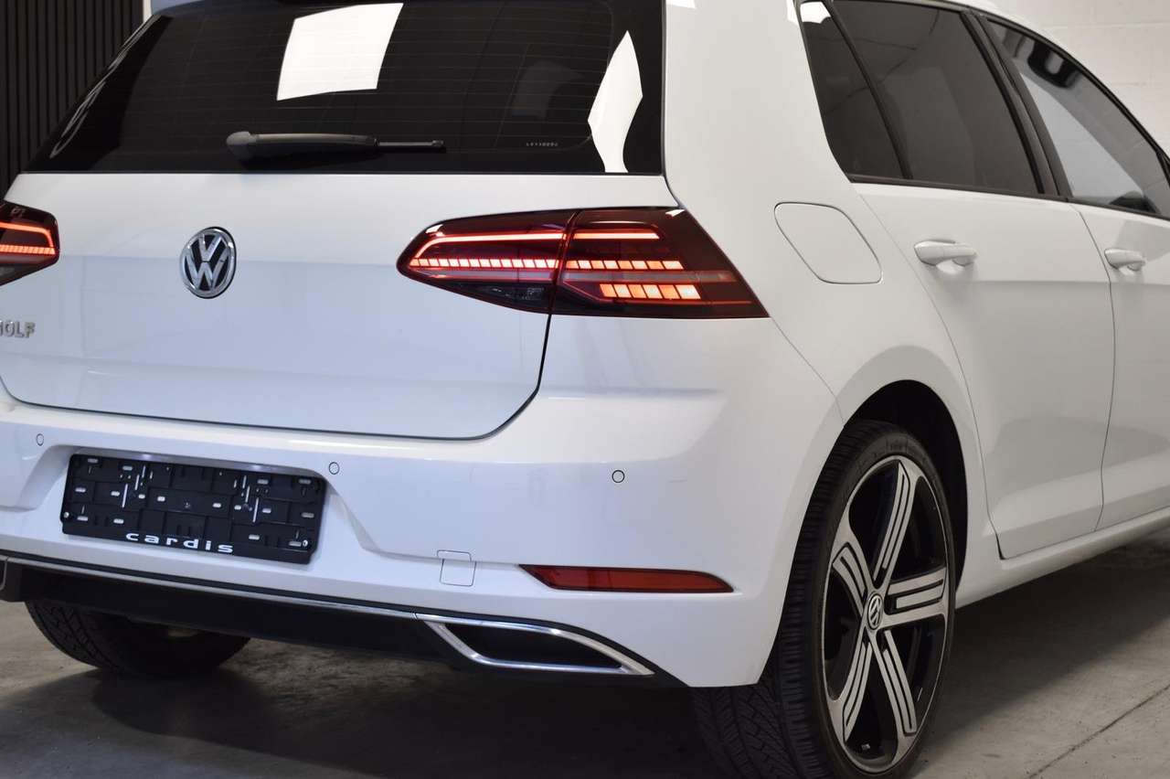 Volkswagen Golf  2.0 SCR TDi Life DSG